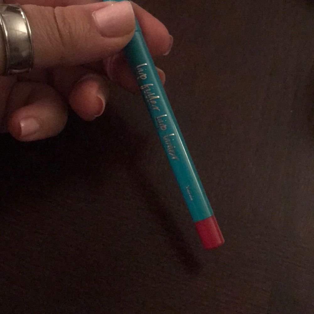 THRIVE CAUSEMETICS lipliner shade Valisia